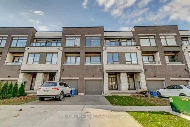 318 Squire Cres